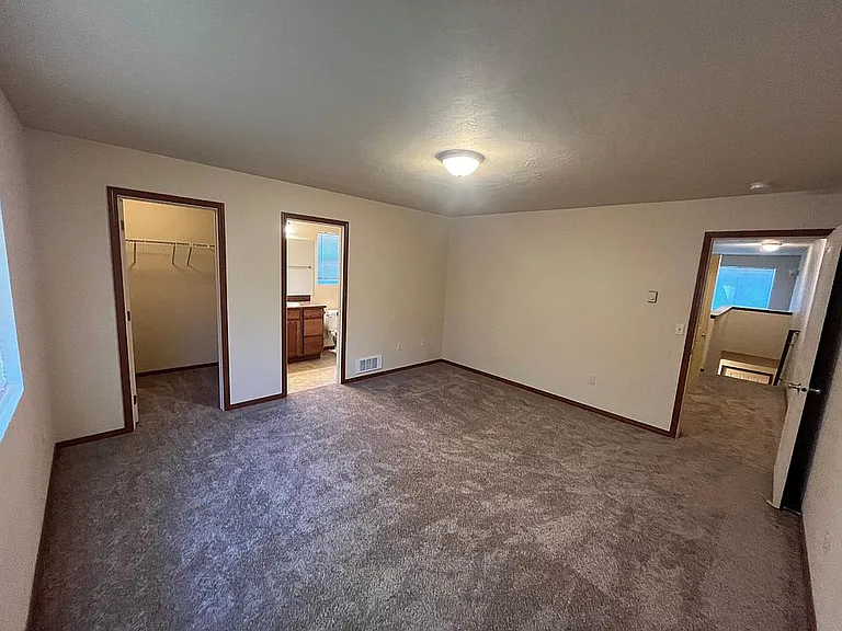 3715 S Harrison St — Photo 4