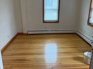19 Ginny Ln #1, Bethpage, NY 11714