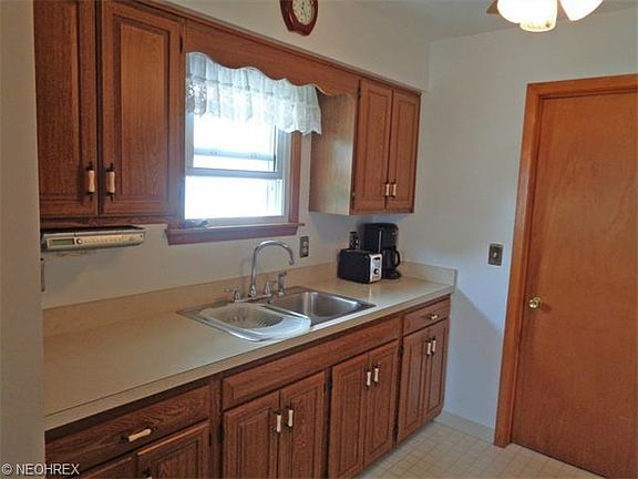 5th image of 7618 Goldenrod Dr