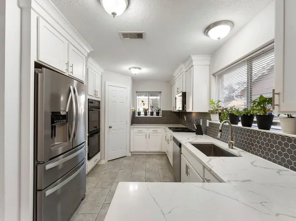 11431 Bethnal Green Dr, Houston, TX 77066