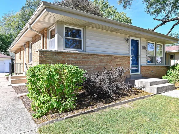 4123 N 95th STREET, Wauwatosa, WI 53222