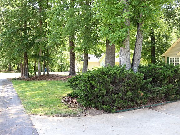 5th image of 117 Darlene Dr