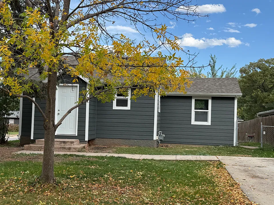 2004 Twin Elms Dr