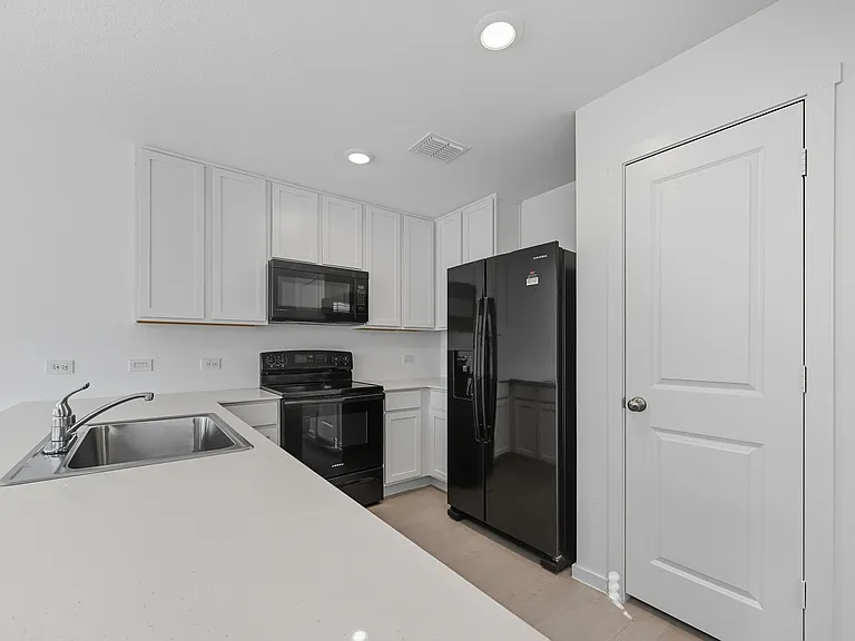 823 Sandhill Crane Ln — Photo 4