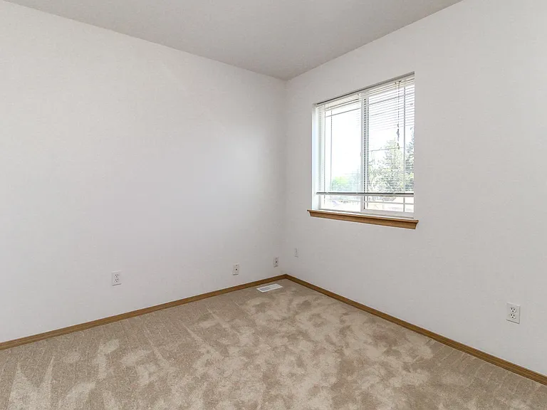 3307 S 43rd St — Photo 22