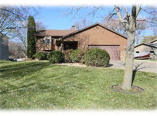 8401 Shadyview Ln N, Maple Grove, MN 55311