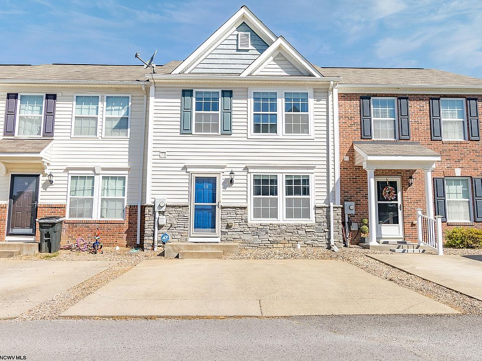1st image of 13 Stafford Cir
