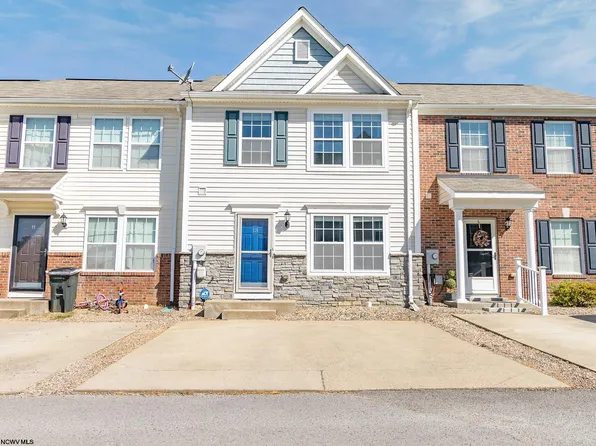 13 Stafford Cir, Fairmont, WV 26554