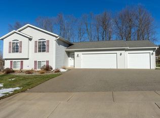 6612 Morgan Creek Dr, Wausau, WI 54401