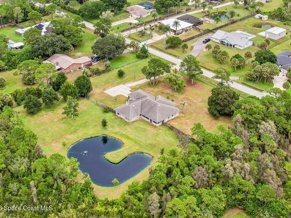 2460 Lacourt Ln, Malabar, FL 32950