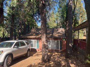 397 Hunt Ln, Crestline, CA 92325
