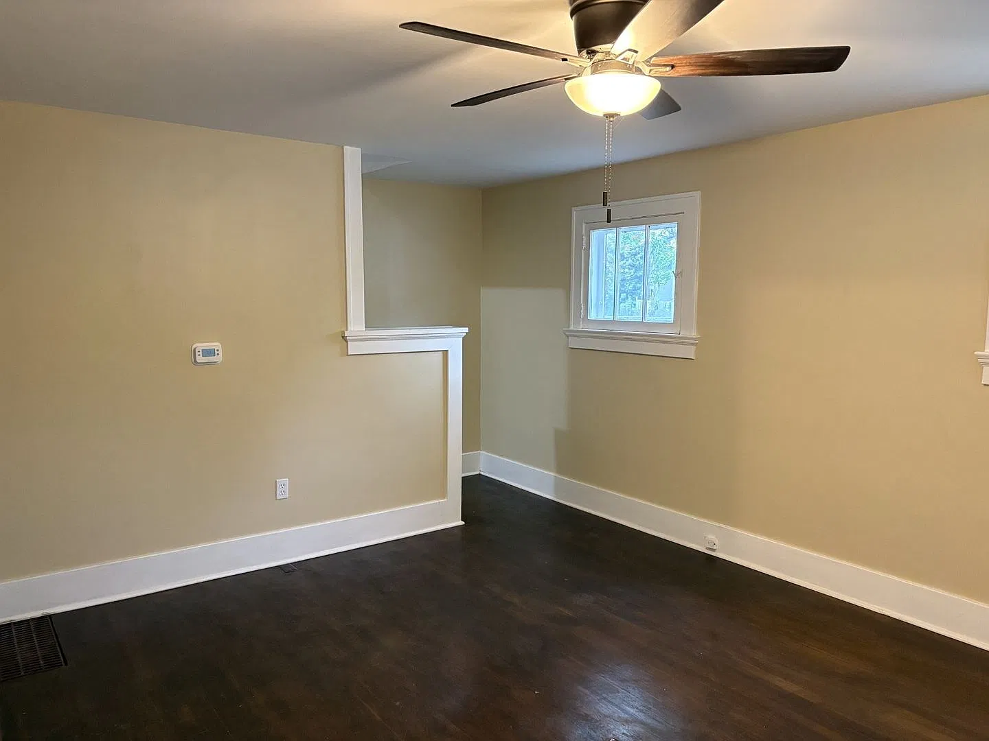Charming 2 Bed / 1.5 Bath in Huffman Historic District with Detached Garage — Photo 3