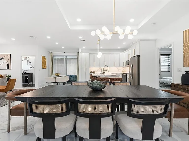 2075 Jewell Ave — Photo 4