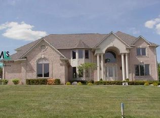 556 Parkland, Rochester, MI 48306