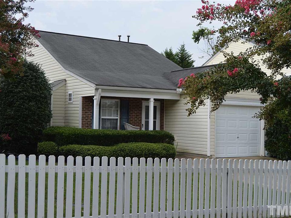 2nd image of 124 Lacombe Ct