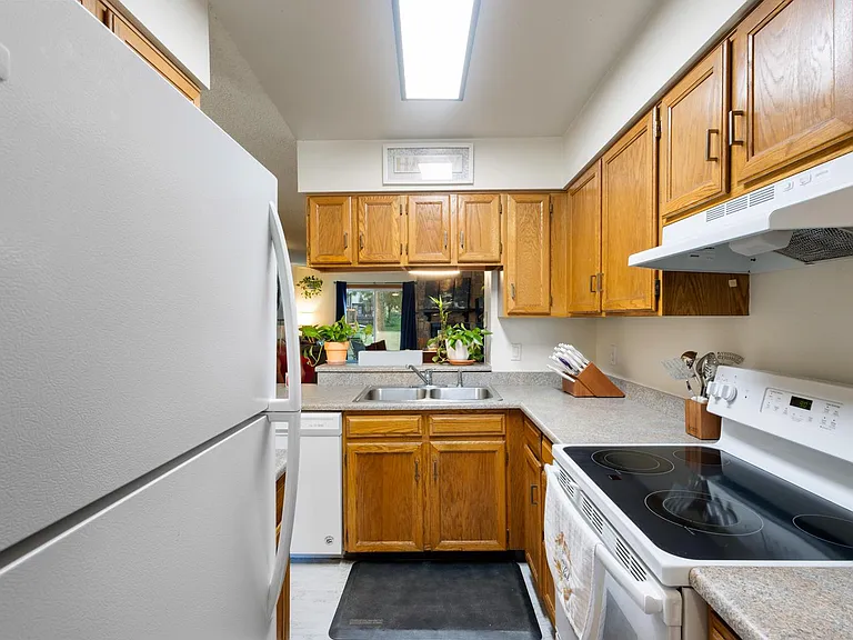 3556 Queen Anne Way #1 — Photo 8