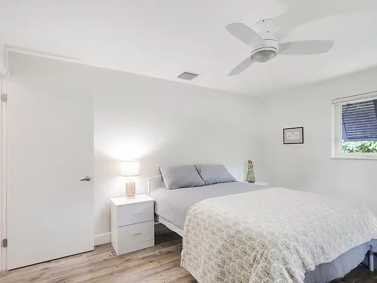 1519 Treemont Ave — Photo 9