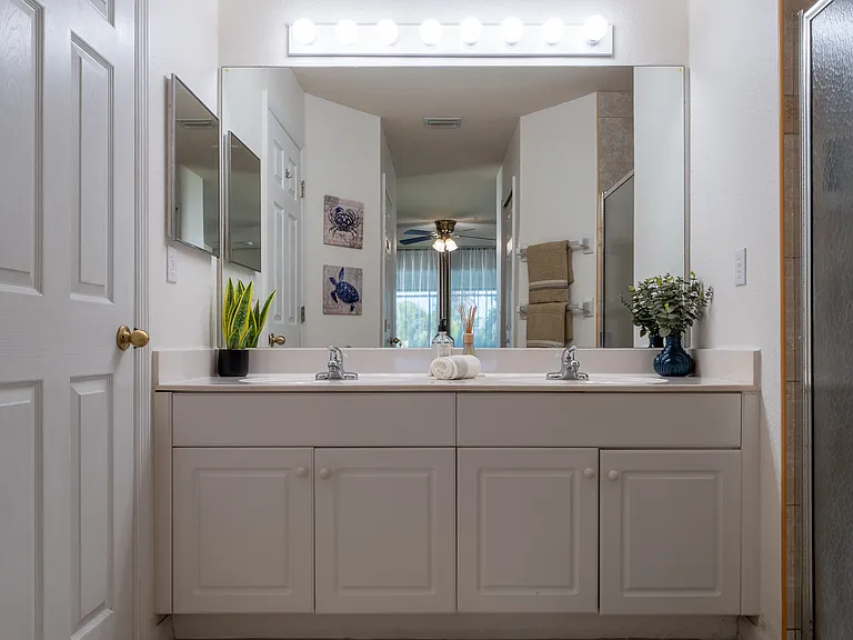4728 SW 24th Ave — Photo 11
