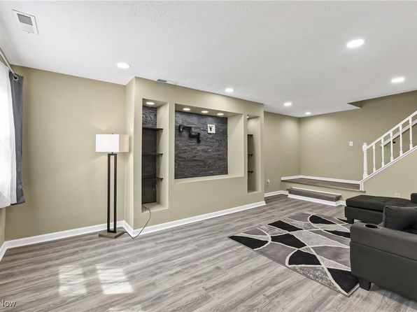 4215 Regal Ave, Brunswick, OH 44212