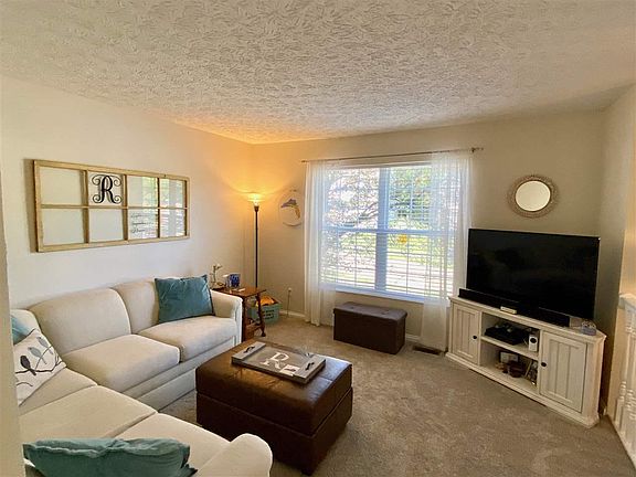 3rd image of 6 S Bellewood Ct