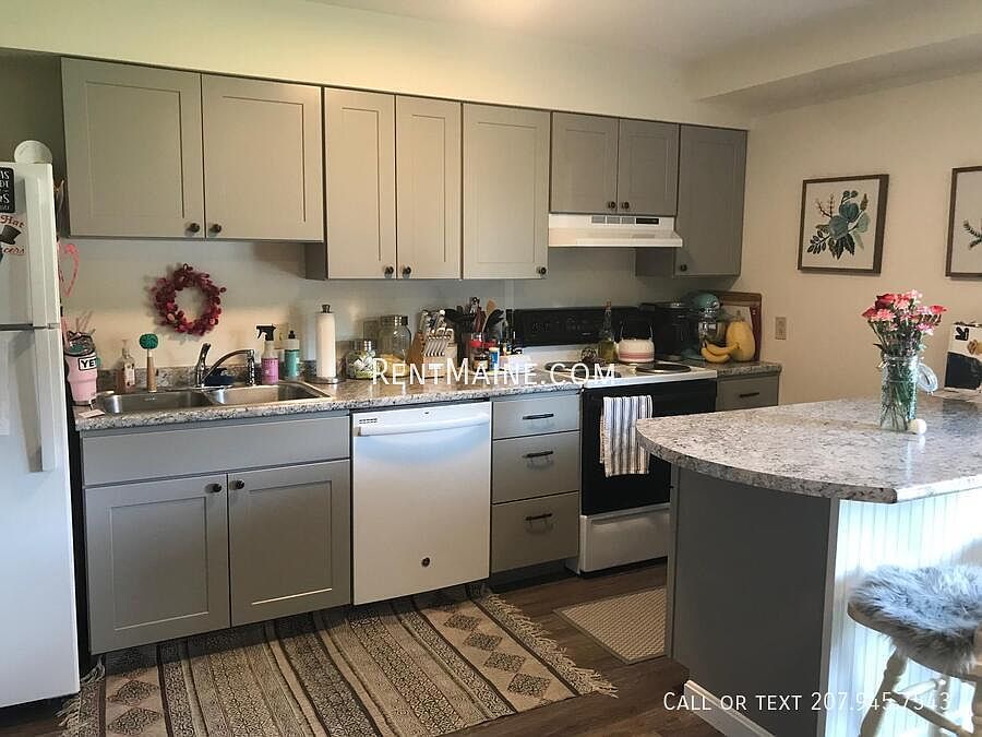 1st image of 15 Burleigh Rd APT 3