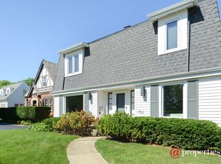 753 Green Bay Rd, Highland Park, IL 60035