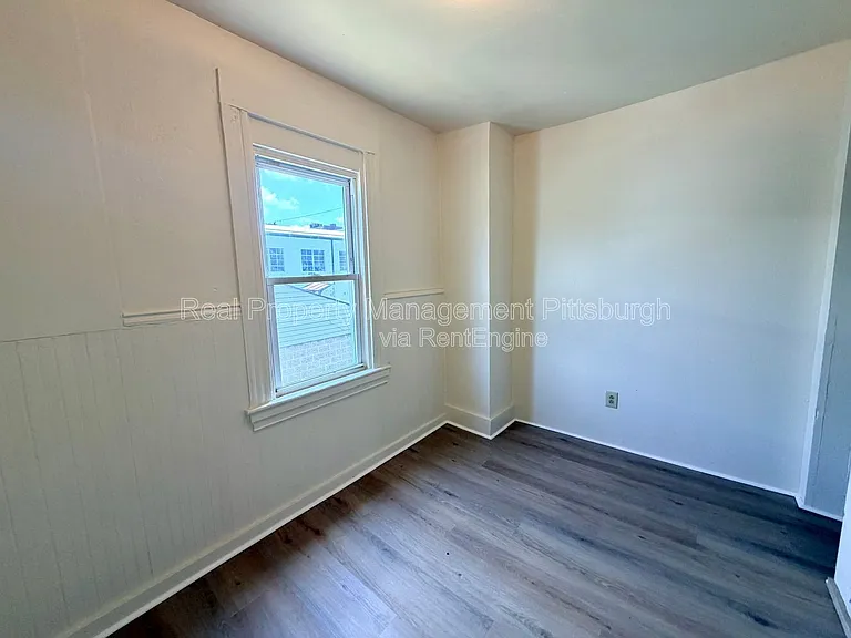 405 Main St — Photo 15