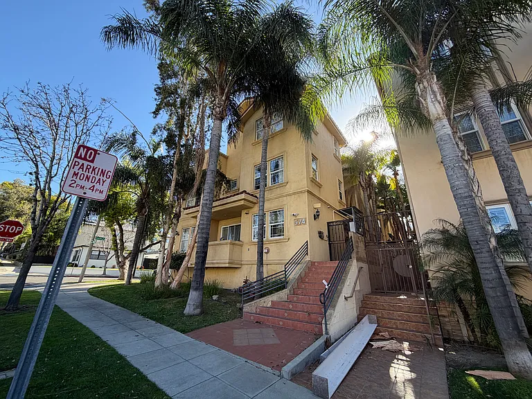 574 E Palm Ave #105 — Photo 34