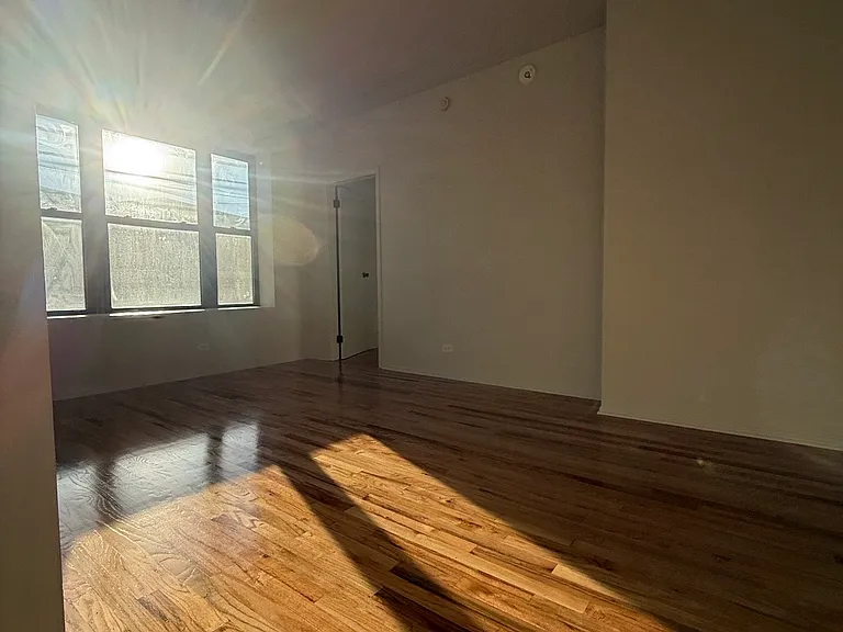 1745 W 33rd St #1M — Photo 10