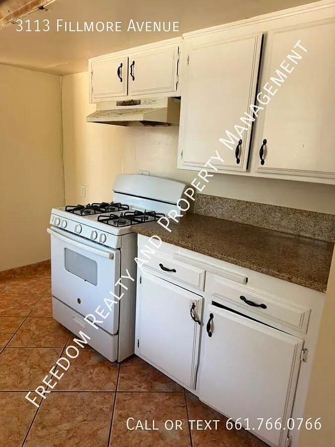 Coming Soon 3 Bedroom, 1 Bath East Bakersfield — Photo 3