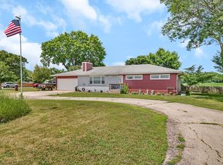 2503 Little Rock Rd, Plano, IL 60545