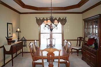 4th image of 6789 Meadow Glen Dr