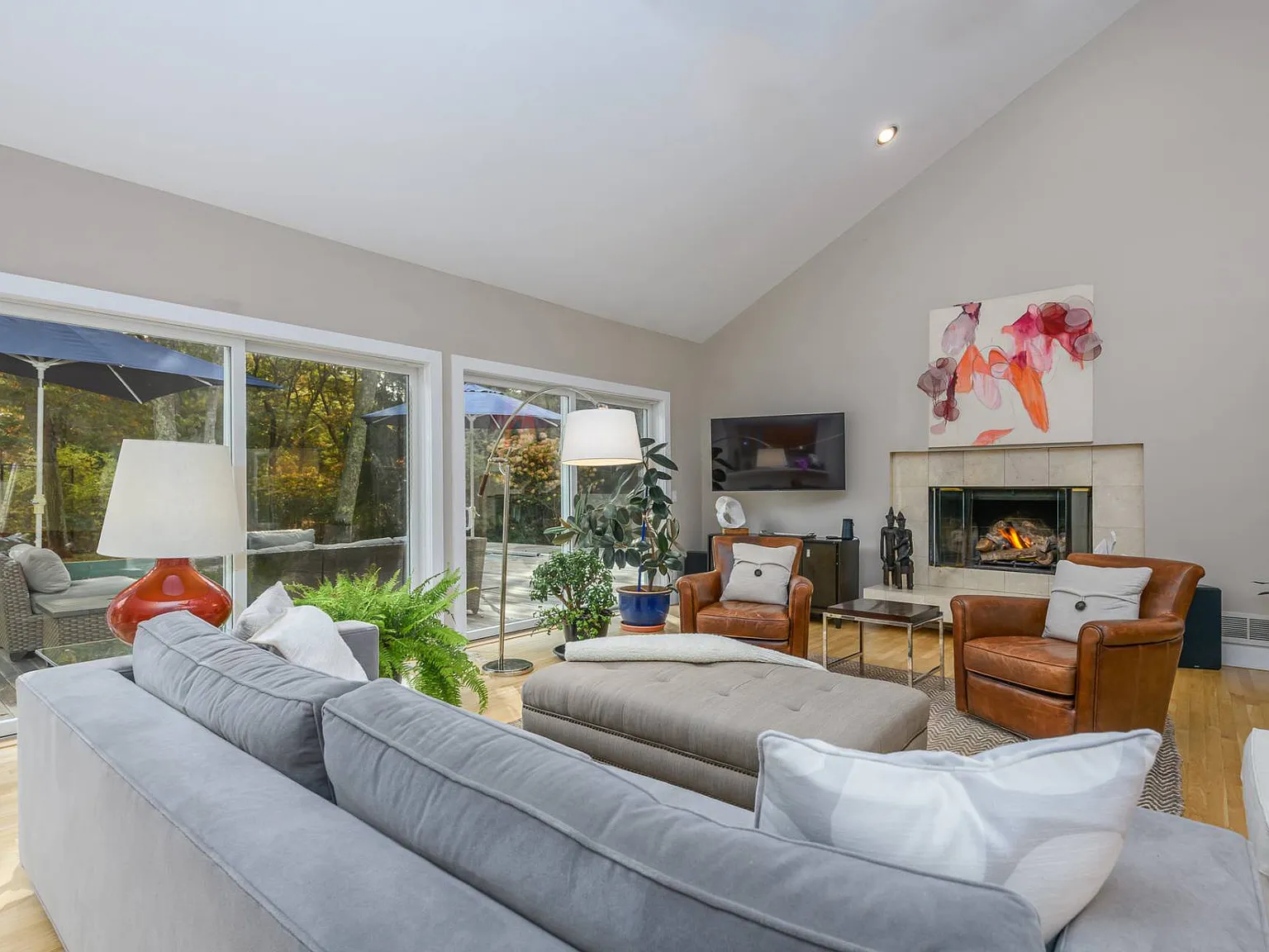 Experience Luxurious Living in the Hamptons — Photo 4