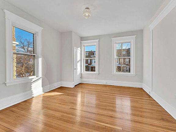 5th image of 300 E 30th St APT 1W