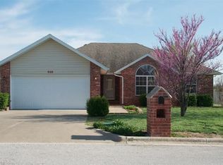 628 W Bailey St, Nixa, MO 65714