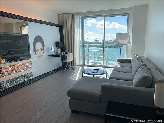 4th image of 1100 West Ave #1610