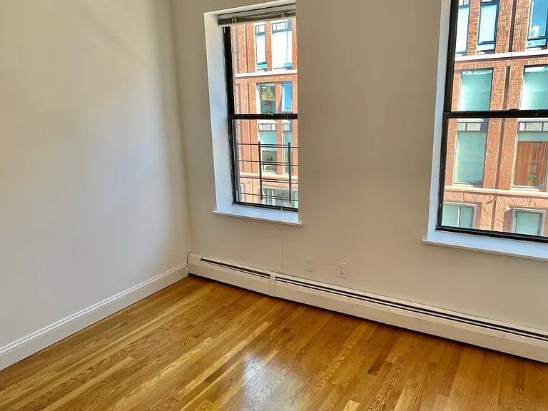 225 E Berkeley St #4 — Photo 5
