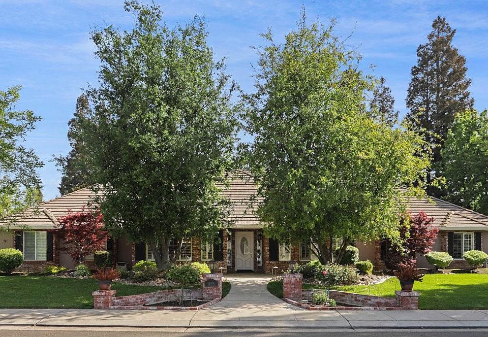 1st image of 19364 Windwood Dr