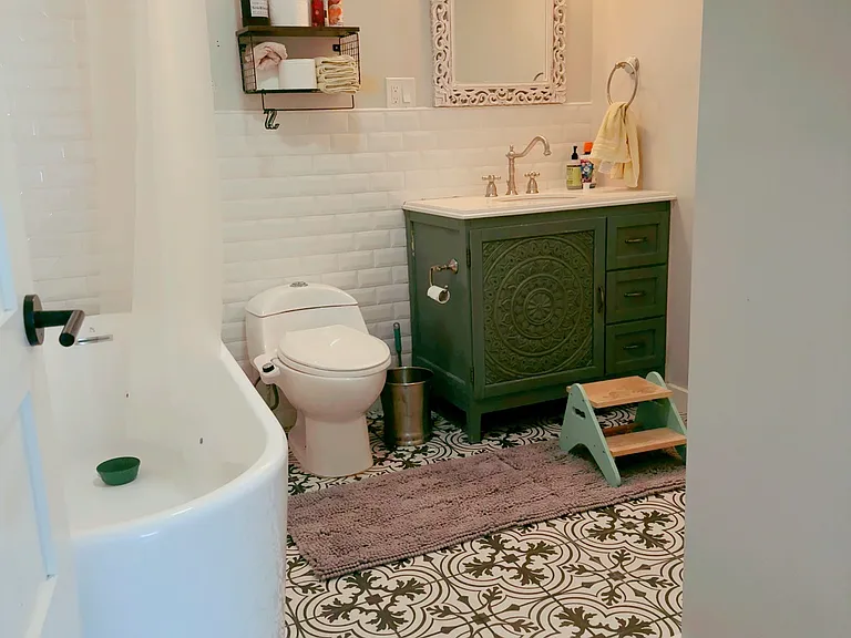 4804 Rowena Ave — Photo 12