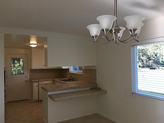 Kitchen dinette