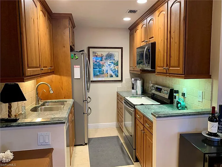 333 Harbour Dr #211 — Photo 20