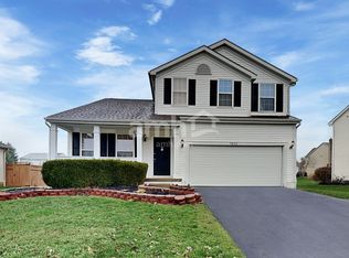 7823 Pinehill Rd, Lewis Center, OH 43035