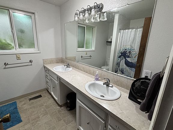 4th image of 13132 Brookside Dr NE