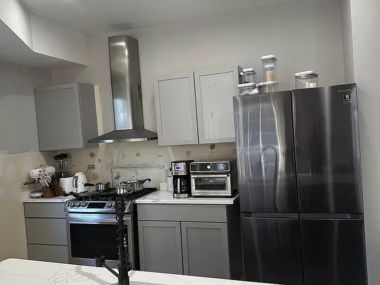 2640 N Lawndale Ave #2 — Photo 2