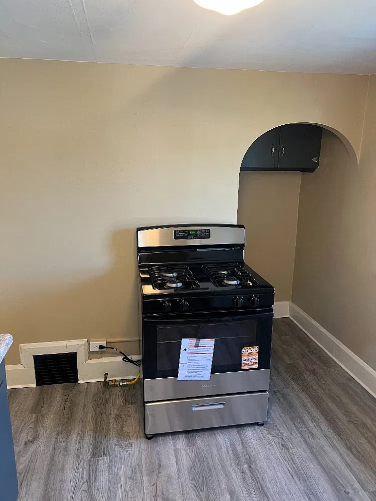 2 bed, 750 sqft, $650 — Photo 4