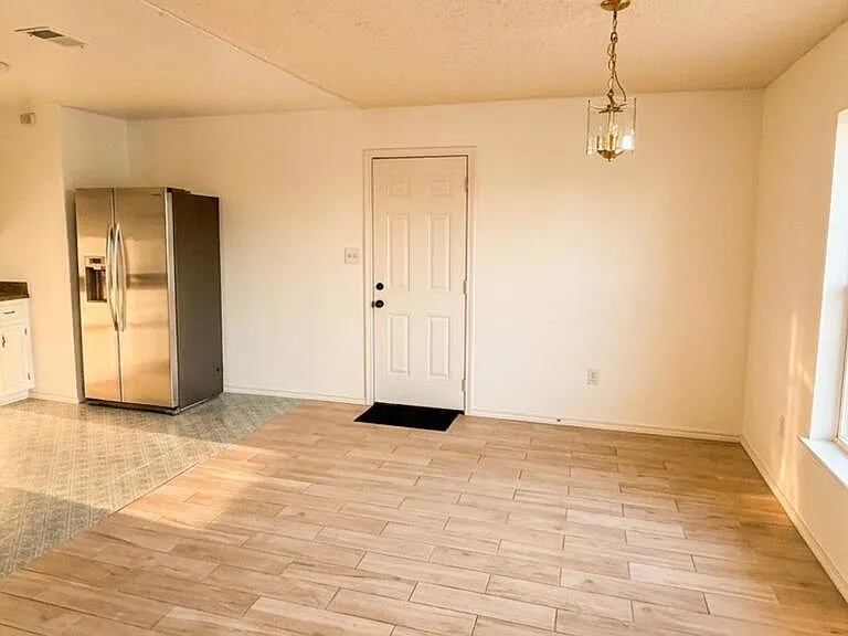 7202 El Lago Dr — Photo 4