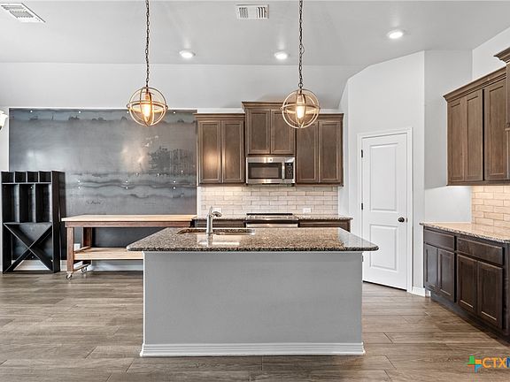 4th image of 404 Holstein Dr