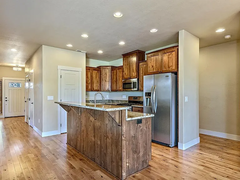 2436 Bridgewater Way — Photo 5