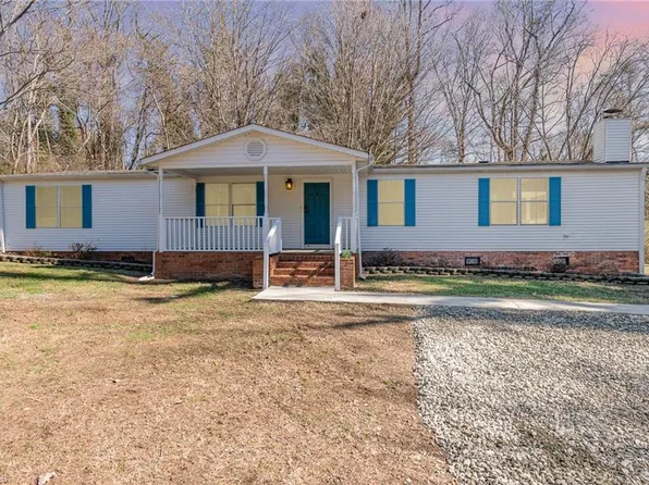 4145 Macarthur St, Winston Salem, NC 27107