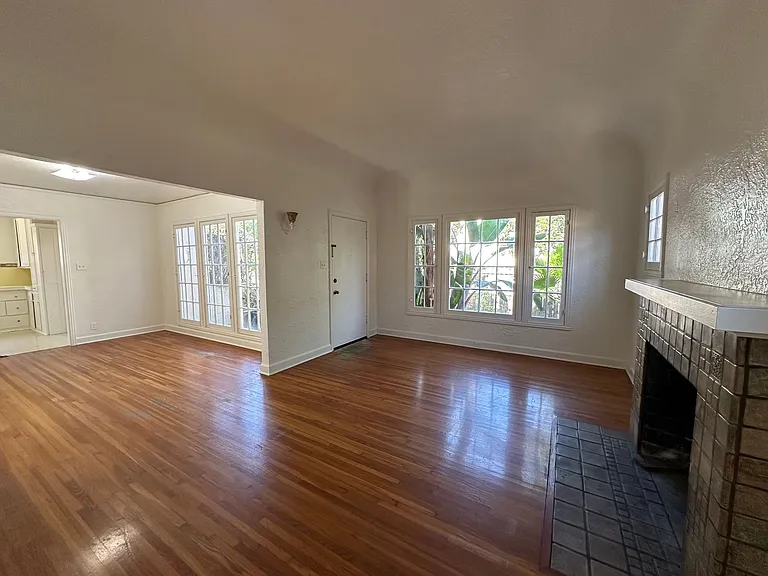 213-223 Los Aguajes Ave — Photo 6